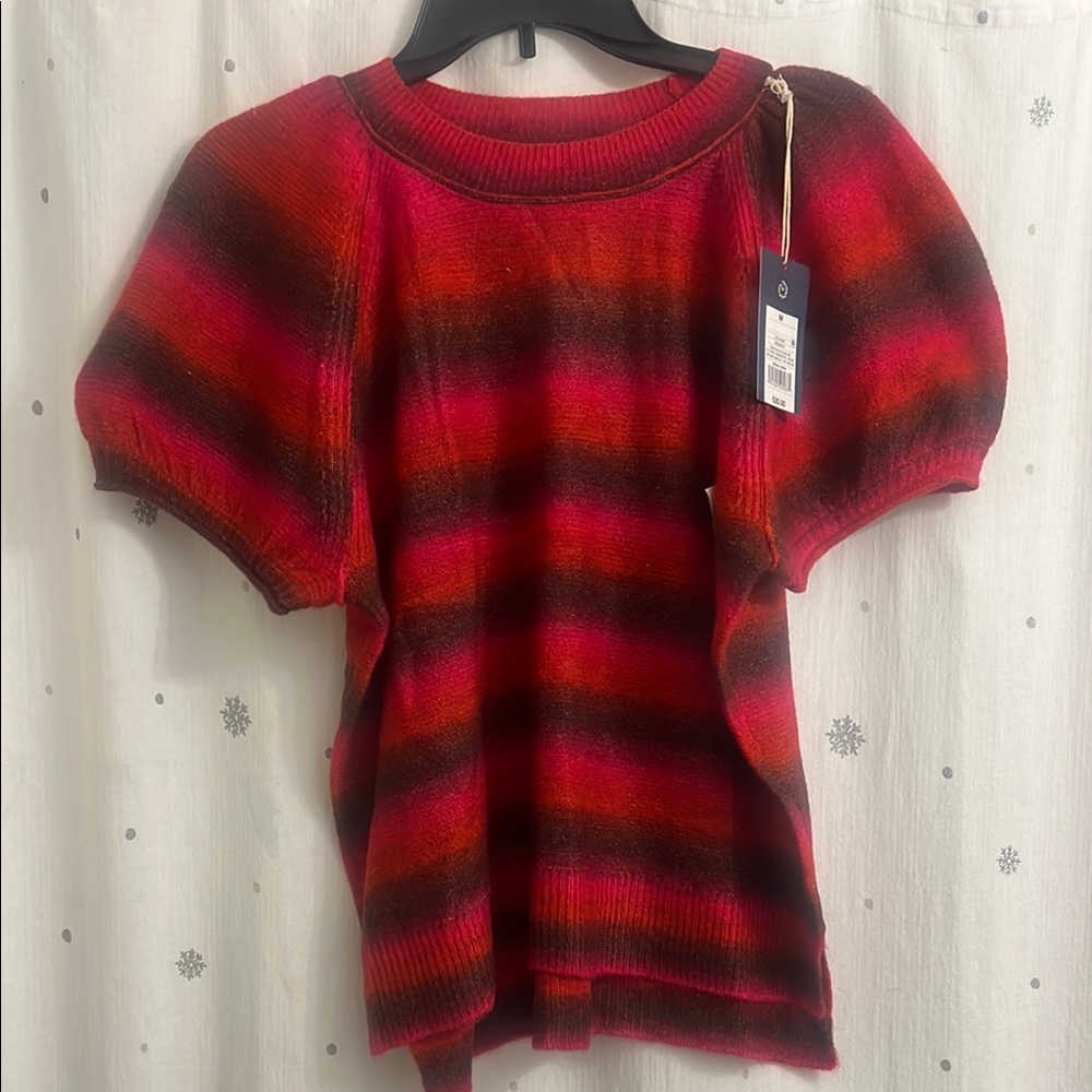 Ombre striped short sleeveved sweater